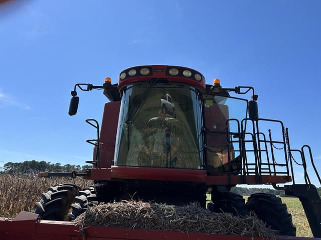 Image of Case IH 7010 equipment image 3
