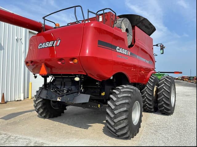 Image of Case IH 8010 equipment image 3
