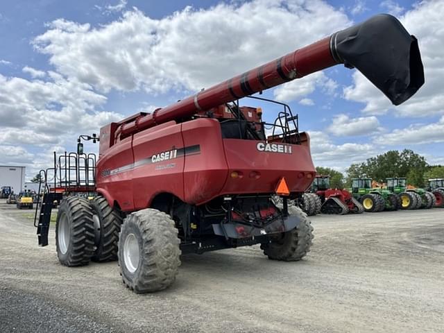 Image of Case IH 8010 equipment image 4