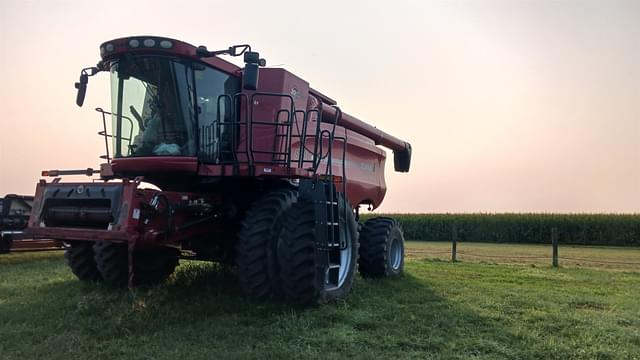 Image of Case IH 8010 equipment image 3