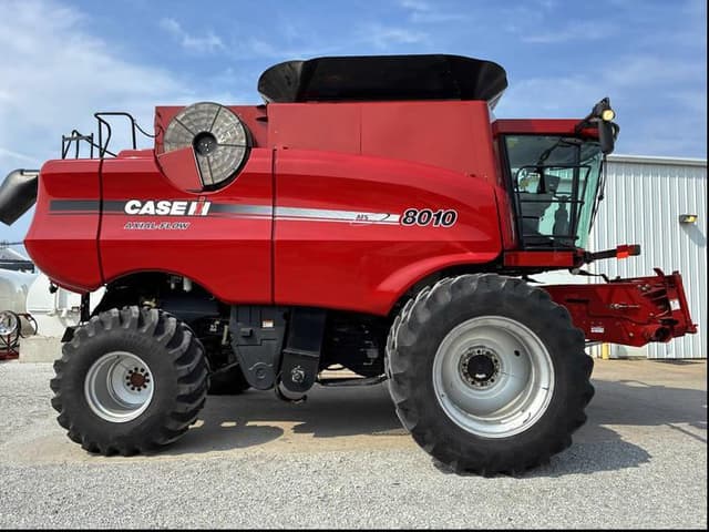Image of Case IH 8010 equipment image 2