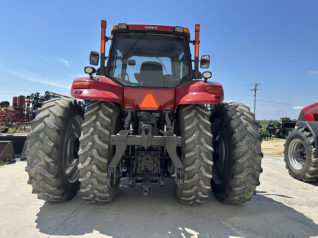 Image of Case IH Magnum 215 equipment image 3