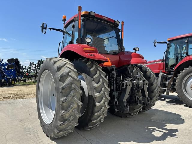 Image of Case IH Magnum 215 equipment image 4