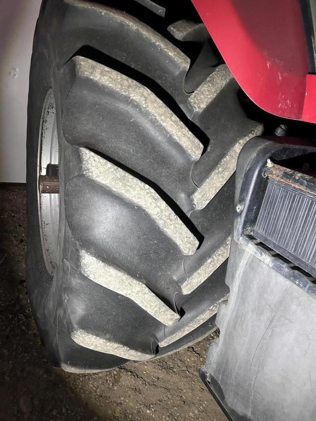 Image of Case IH Magnum 215 equipment image 4