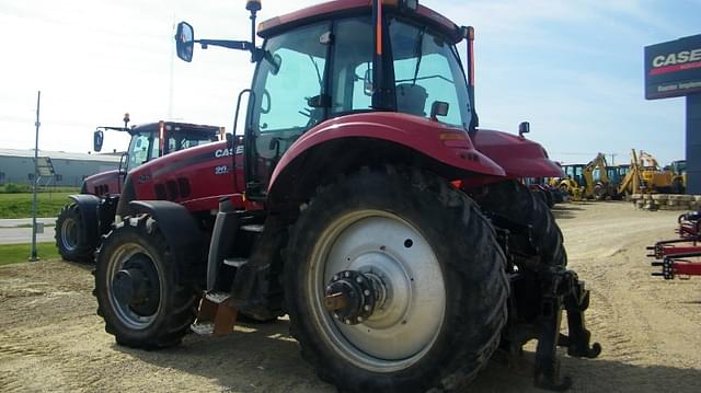 Image of Case IH Magnum 245 equipment image 1