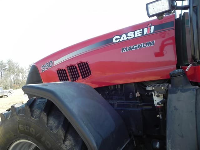 Image of Case IH Magnum 250 equipment image 3