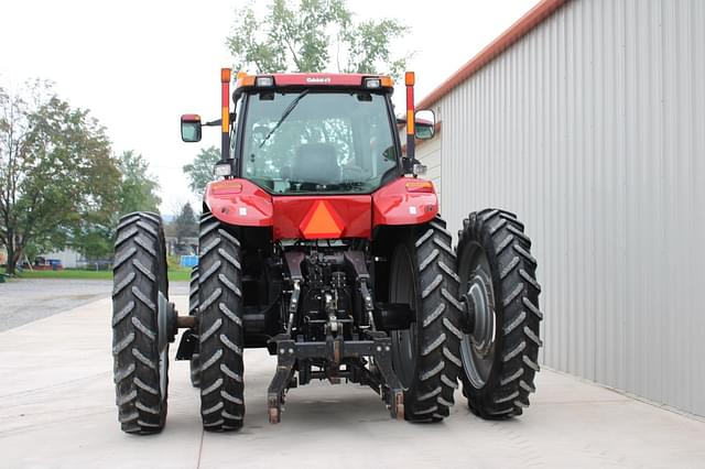 Image of Case IH Magnum 305 equipment image 4