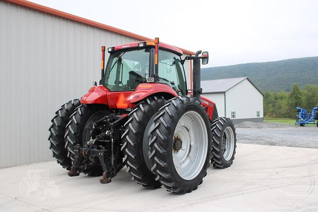 Image of Case IH Magnum 305 equipment image 3