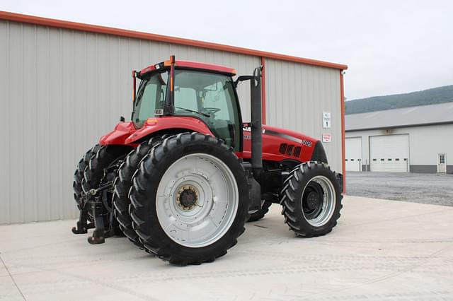 Image of Case IH Magnum 305 equipment image 2