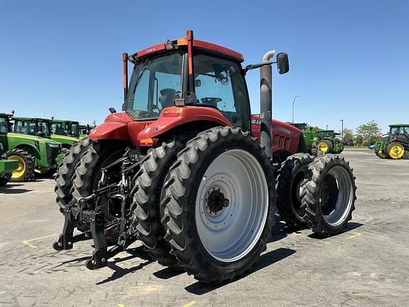 Image of Case IH Magnum 305 equipment image 3