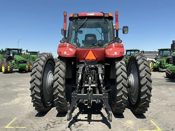 Image of Case IH Magnum 305 equipment image 4