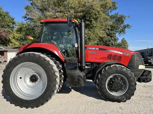 Image of Case IH Magnum 305 equipment image 3