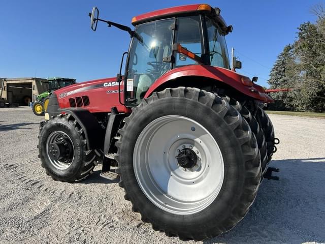 Image of Case IH Magnum 305 equipment image 4