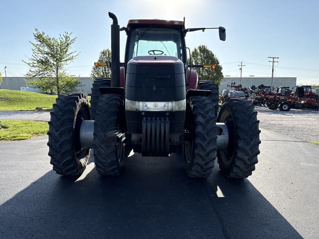 Image of Case IH Magnum 305 equipment image 2