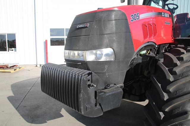 Image of Case IH Magnum 305 equipment image 3