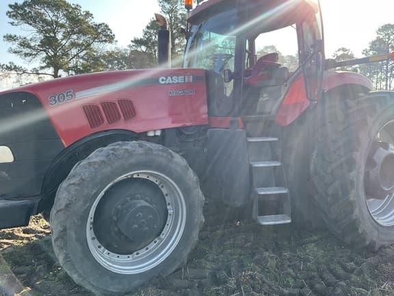 Image of Case IH Magnum 305 equipment image 1