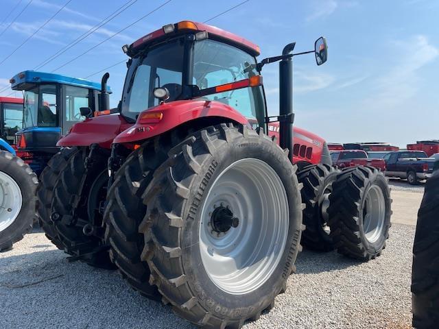Image of Case IH Magnum 305 equipment image 4
