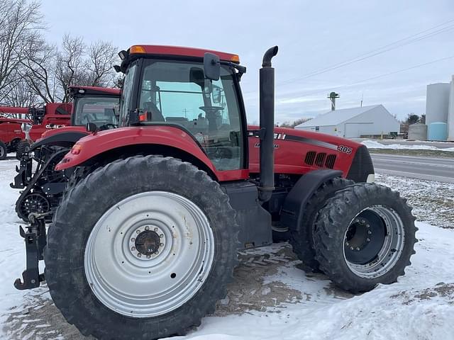 Image of Case IH Magnum 305 equipment image 2