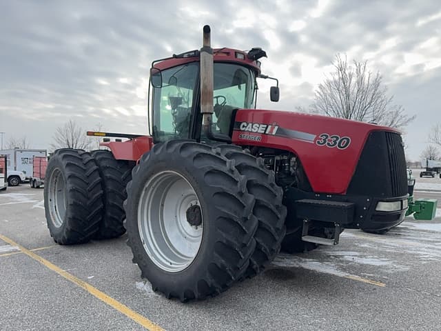 Image of Case IH Steiger 330 equipment image 4
