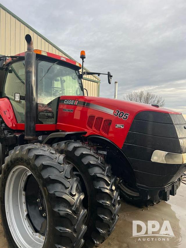 Image of Case IH Magnum 305 equipment image 2