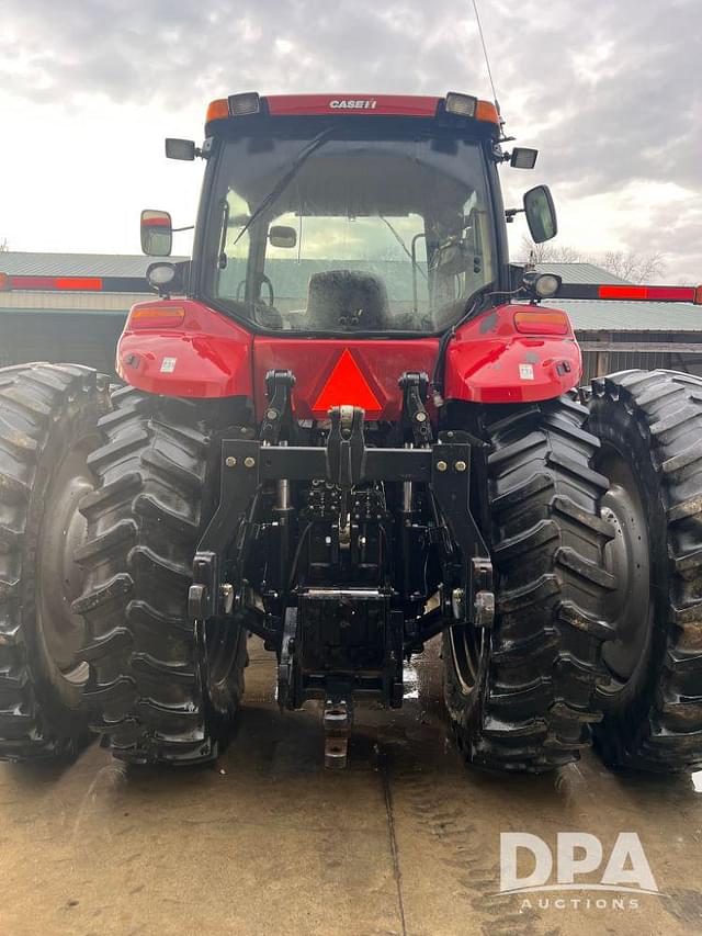 Image of Case IH Magnum 305 equipment image 4