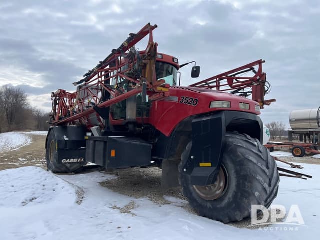 Image of Case IH Titan 3520 equipment image 2
