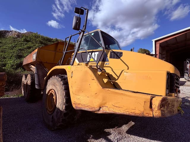 Image of Caterpillar 740 equipment image 3