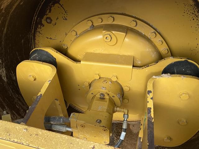 Image of Caterpillar CP-563E equipment image 4