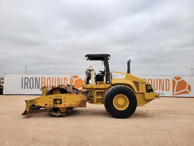 Image of Caterpillar CP-563E equipment image 1