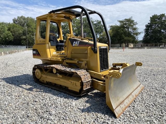 Image of Caterpillar D3GXL equipment image 3