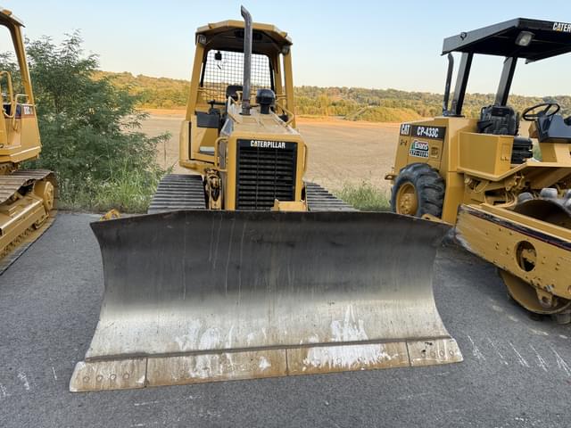 Image of Caterpillar D5G equipment image 4