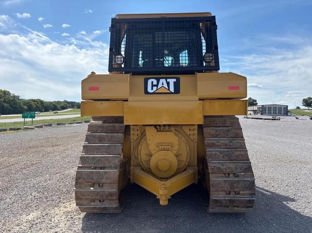 Image of Caterpillar D6T XL equipment image 4