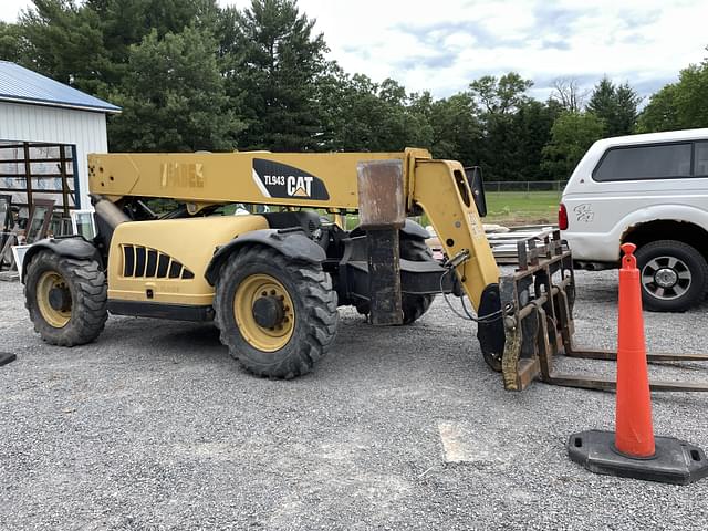 Image of Caterpillar TL943 equipment image 2