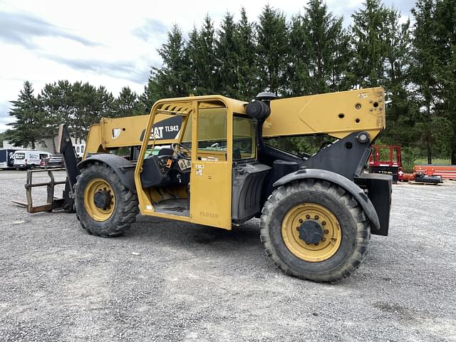 Image of Caterpillar TL943 equipment image 3
