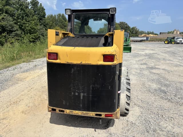 Image of Caterpillar 226B equipment image 4