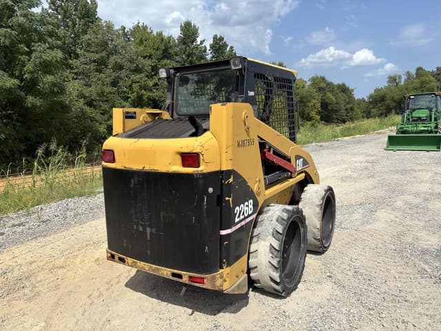 Image of Caterpillar 226B equipment image 3