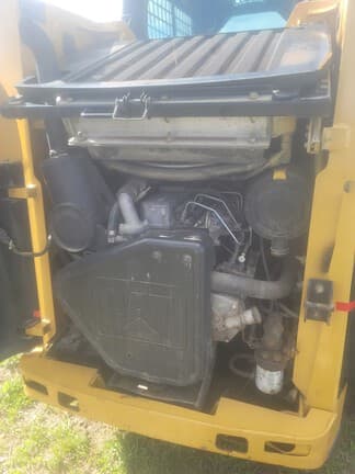Image of Caterpillar 236B2 equipment image 4