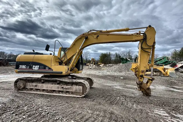 Image of Caterpillar 318C LN equipment image 4