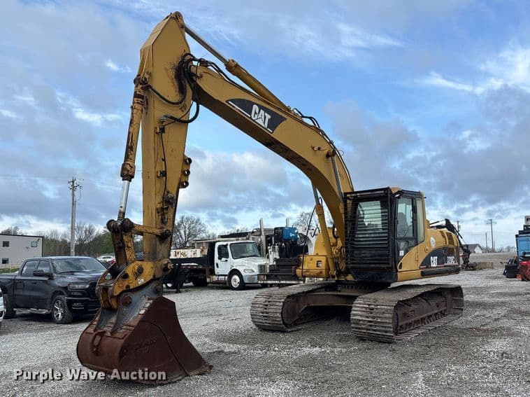 Image of Caterpillar 320C Primary image