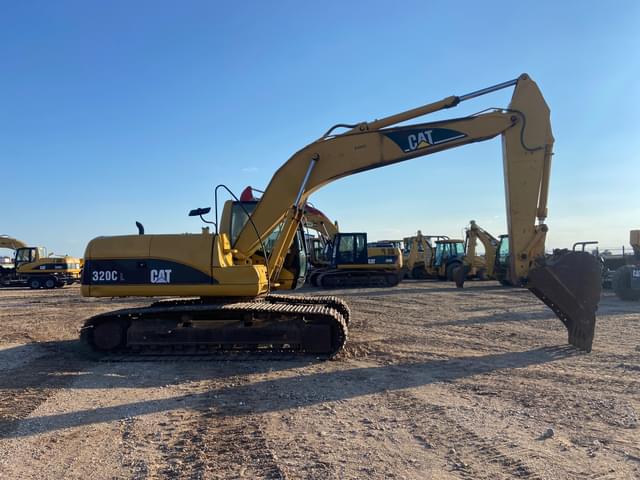 Image of Caterpillar 320CL equipment image 3