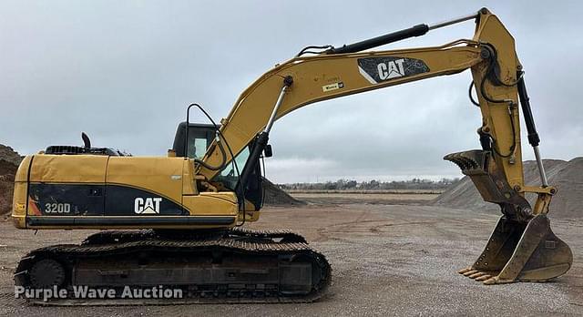 Image of Caterpillar 320D equipment image 3