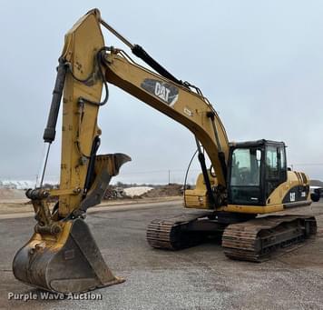 Main image Caterpillar 320D