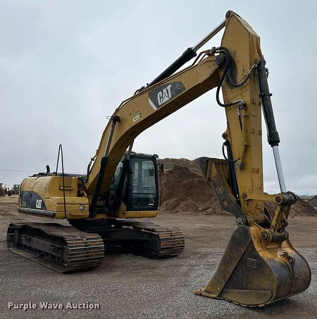 Image of Caterpillar 320D equipment image 2