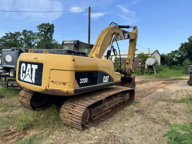 Image of Caterpillar 320DL equipment image 3