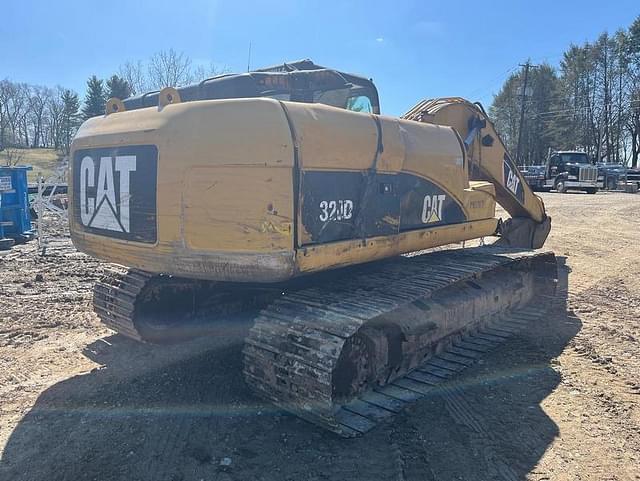 Image of Caterpillar 320DL equipment image 4