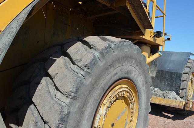 Image of Caterpillar 834G equipment image 4