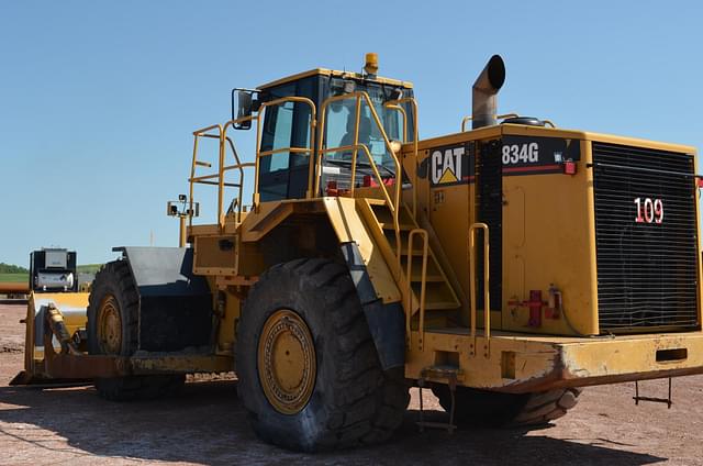 Image of Caterpillar 834G equipment image 2
