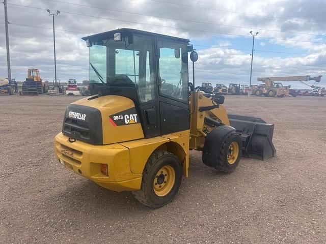 Image of Caterpillar 904B equipment image 3