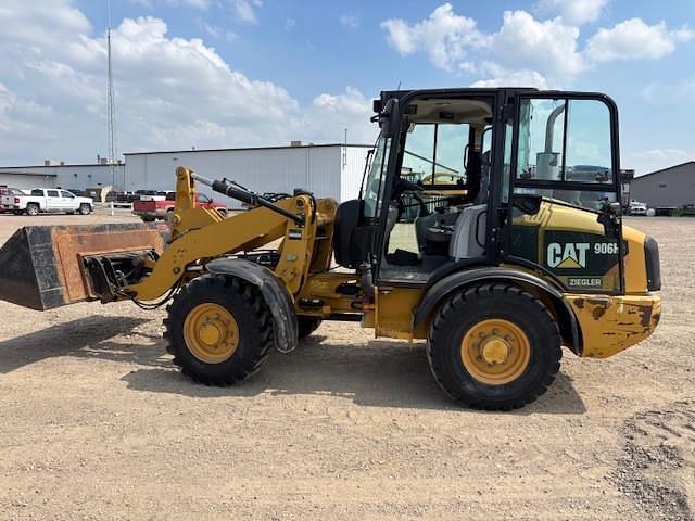 Image of Caterpillar 906H equipment image 2