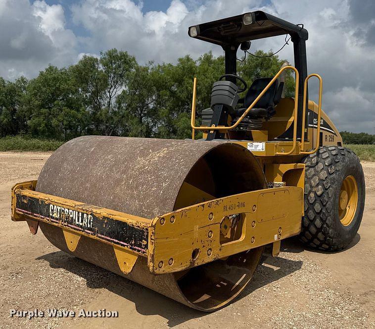 Image of Caterpillar CS-533E Primary image